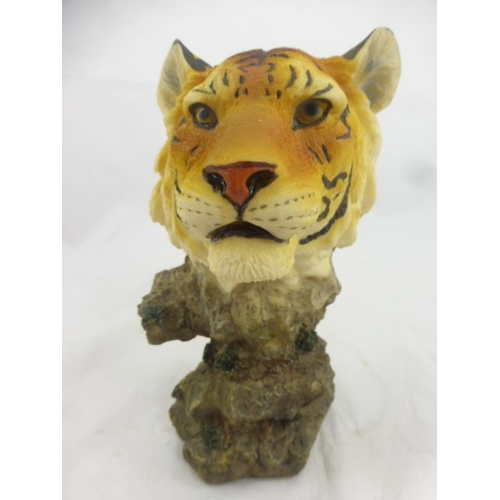 274 - Tiger and rock figure 20cm