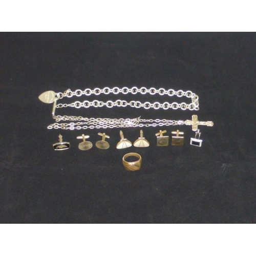 39 - Mixed selection of jewelry to include necklace, rings and cufflinks