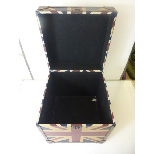 495 - Storage box with iconic Union Jack design