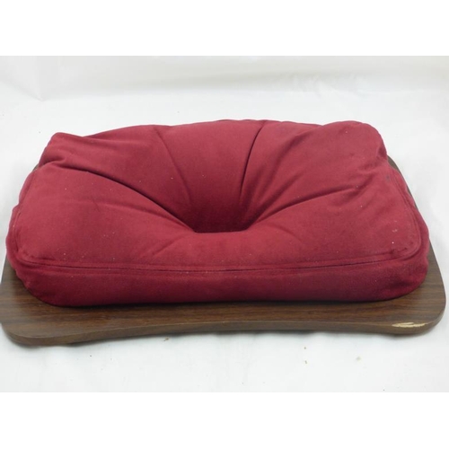 562 - Cushioned Lap Tray