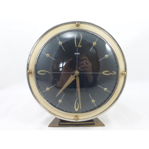 96 - Vintage Metamec Art Deco Bakelite Clock