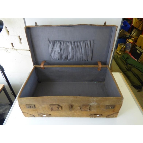 269 - Vintage leather Suitcase (80cm x 45cm x 26cm)