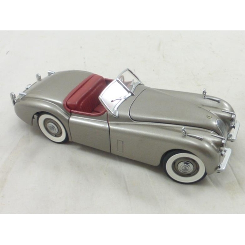 107 - Danbury Mint 1:24 Die-Cast Scale Model of 1949 Jaguar XK120 (Boxed)