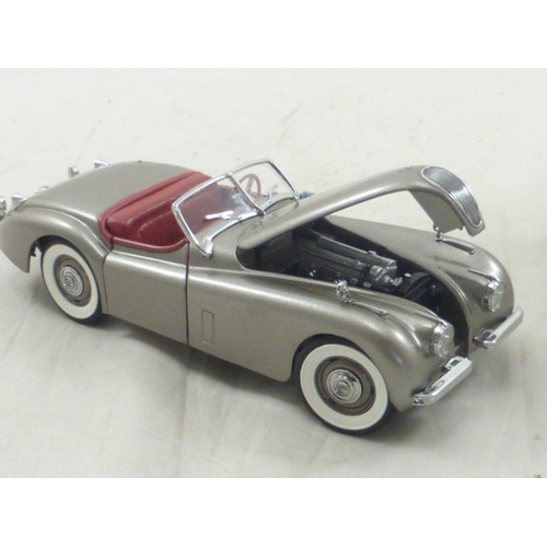 107 - Danbury Mint 1:24 Die-Cast Scale Model of 1949 Jaguar XK120 (Boxed)