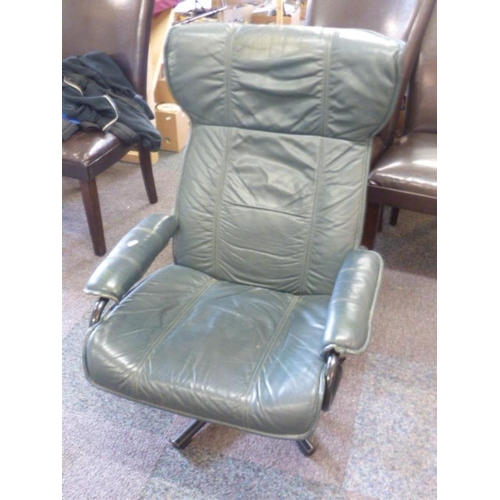 659 - Leather and metal lounge chair