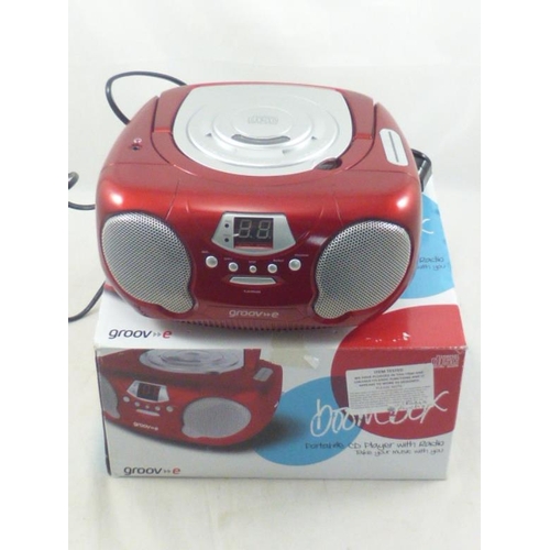 405 - Groove Boom box portable CD/Radio Player - (CD as found)