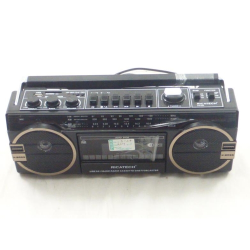 408 - Ricatech Ghettoblaster radio in working order