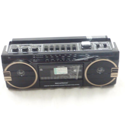 408 - Ricatech Ghettoblaster radio in working order