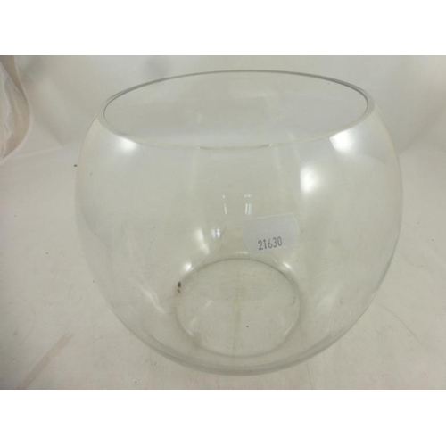 452 - New Large Glass Goldfish Bowl Flower Vase (24cm Dia)