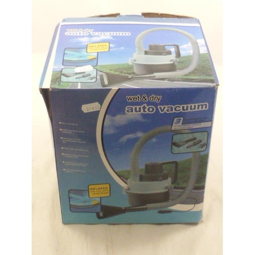 538 - Wet & Dry auto Vacuum complete with box