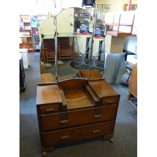 553 - Vintage Art Deco dressing table on casters with three piece mirror