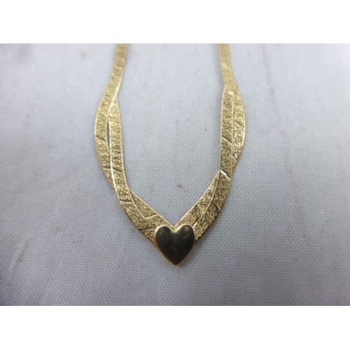 7 - Gold 9K Necklace with Heart Decoration in Presenation Box