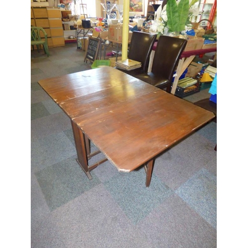 498 - Oak wood drop leaf table