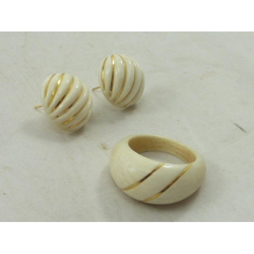 26 - Gold 585 Vintage Ivory Ring and Earring Set