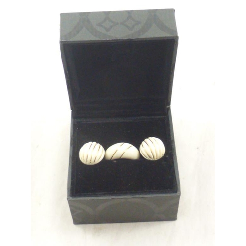 26 - Gold 585 Vintage Ivory Ring and Earring Set