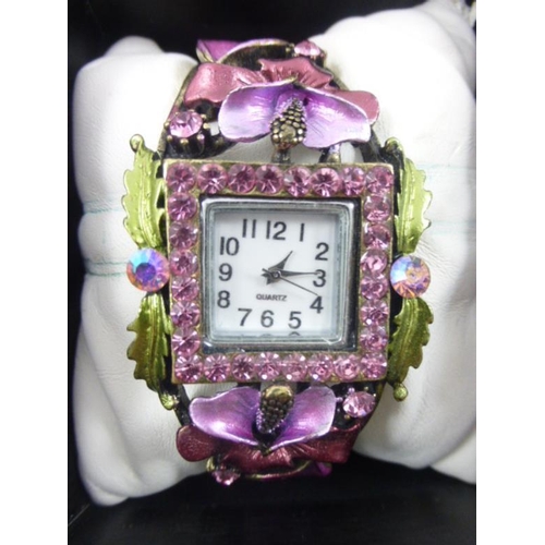 31 - Ladies Bracelet Watch Decorated with Flower and Leaf Design