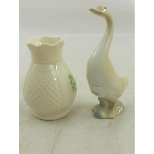 60 - Spanish porcelain swan and Irish pottery small vase approx. 13 cm