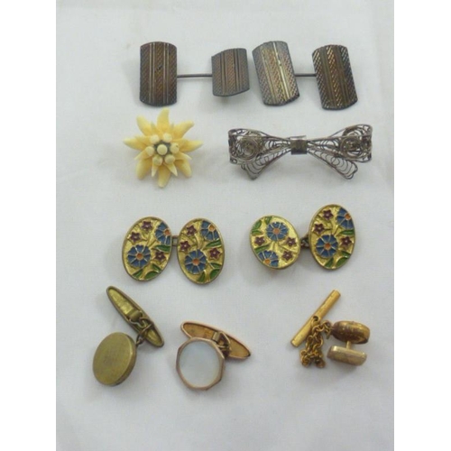 85 - Mixed Selection Including Brooch and Silver Cuff links