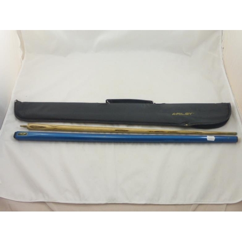 354 - Riley Metallic Blue Butt 2 Piece Ash Snooker & Pool Cue - 9.5mm Tip, 17oz - 18oz complete with Case