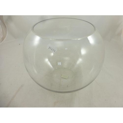 20 - New Large Glass Goldfish Bowl Flower Vase (30cm Dia)