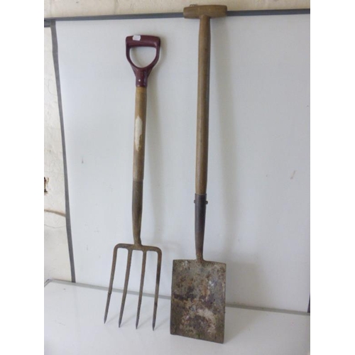 584a - Wood Handled Spade and Fork