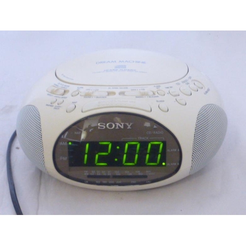 137 - Sony Dream Machine CD / Radio Player (Working)