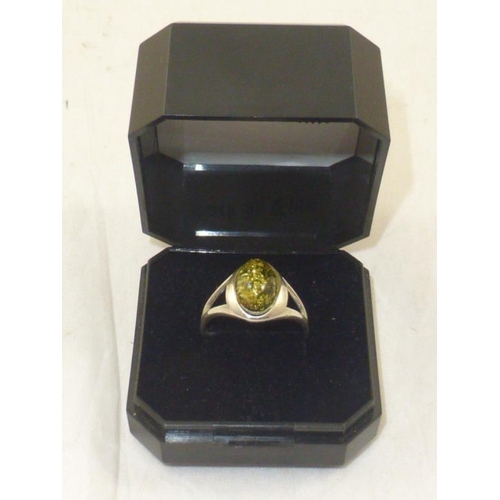 187 - Silver 925 Ring with Green Decorative Stone (Size 10) in Presentation Box