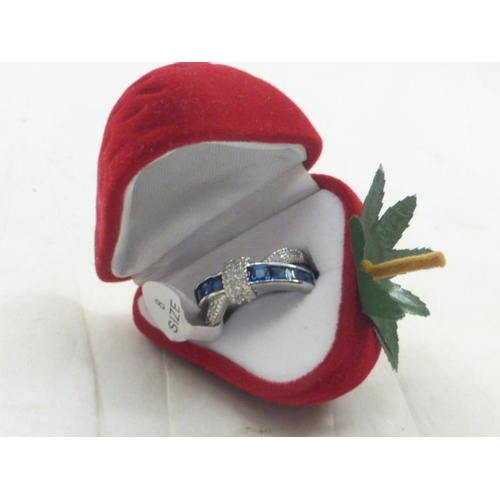 220 - Silver 925 Twin Banded Ring in Strawberry Themed Presentation Box