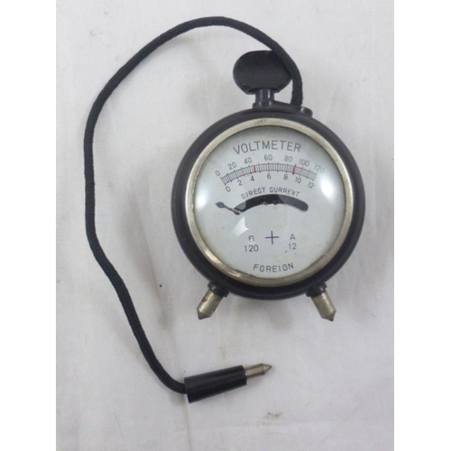 234 - Vintage voltmeter Bakelite casing