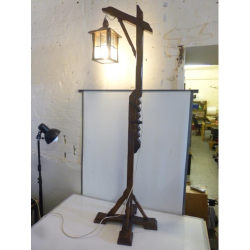 410 - Wooden Coach Lantern on Adjustable Stand (Working)