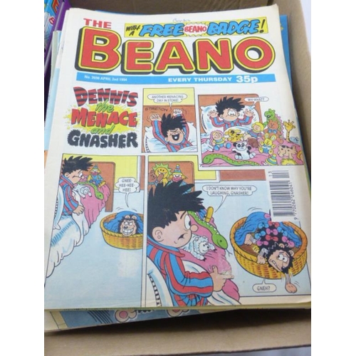 388 - Large collection of Beano, Dandy comics