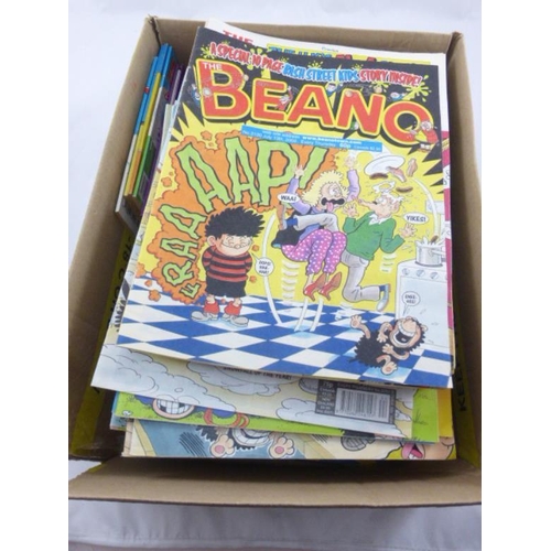 388 - Large collection of Beano, Dandy comics