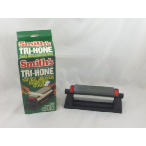 583a - Smiths boxed Tri-hone sharpening stone