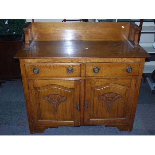 62 - Vintage Oak Sideboard with 2 Drawers and 2 Doored Cabinet (122cnm x 48cm x 113cm)