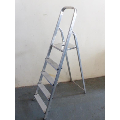 71 - Aluninium Step Ladders