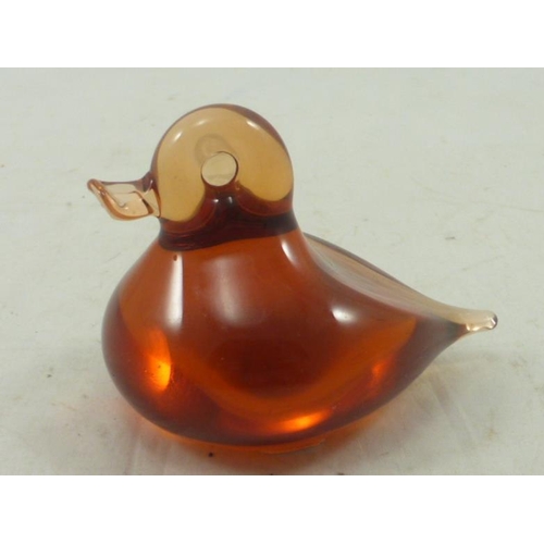 291 - Vintage Wedgwood Amber Art Glass Duck / Duckling Paperweight