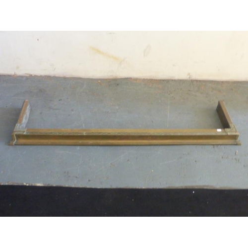 625 - Vintage Brass fender approx. 5ft x 1 1/2ft