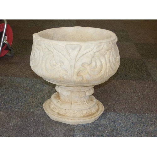 118 - Fleur De Lys Stone Urn with Three Petal Design (41cm)