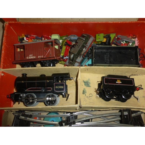 218 - Vintage Boxed Hornby 0 Gauge clock work Train set