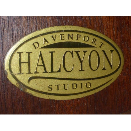 296 - Davenport Halcyon Studio Days for All Time stand and Calendar