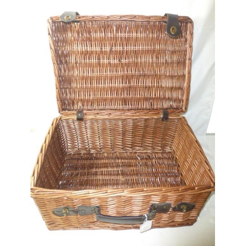 372 - Vintage Hamper basket complete with handle and lockable flaps