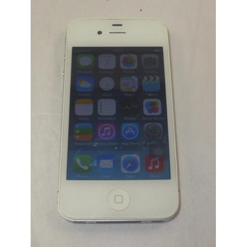 82 - Apple I Phone 4 16gb White in Original Box (Need to use onscreen Home Button)