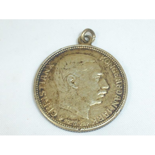 60 - Christian X 1915 Faced Gold Pendant with Inscription to Rear