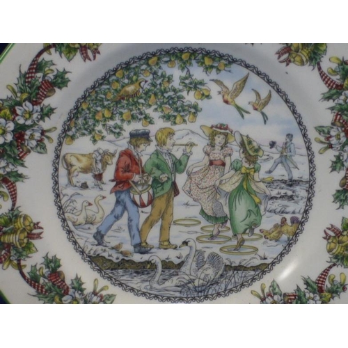 94 - Boxed Spode Celebratory Christmas Tree plate