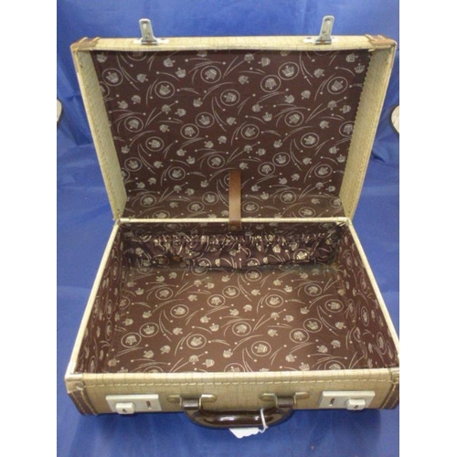 393 - Vintage Cheney Vanity Case