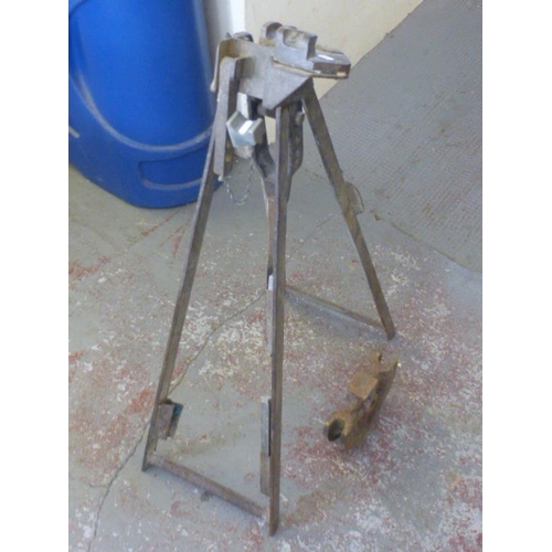 592 - Vintage Pipe bending stand