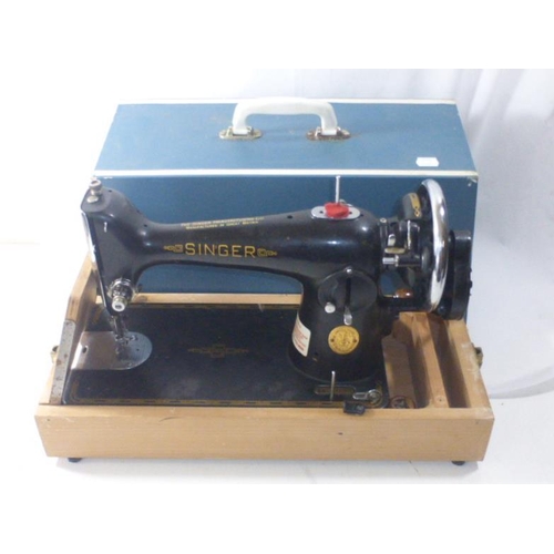 609 - Vintage Cased Metal Manual Singer sewing Machine (ED144047)