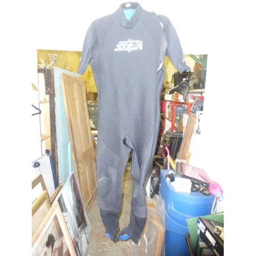 646 - XL Wet suit