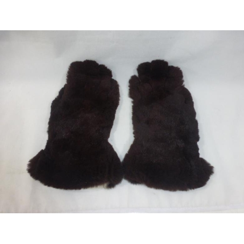 690 - Pair of Leather and Fur Ladies Gloves