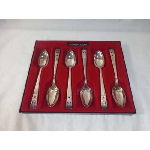 151 - Set of Six Oneida Hampton Court Tea Spoons in Presentation Box